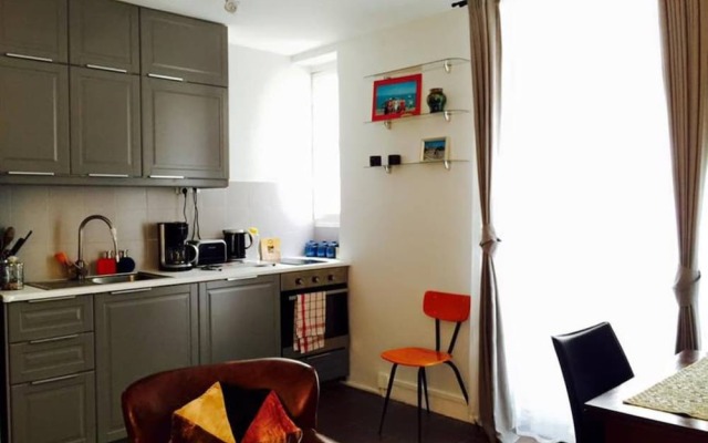 Comfortable 1 Bedroom Apartment in Paris 7th
