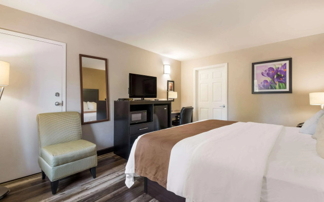 Quality Inn Decherd / Winchester