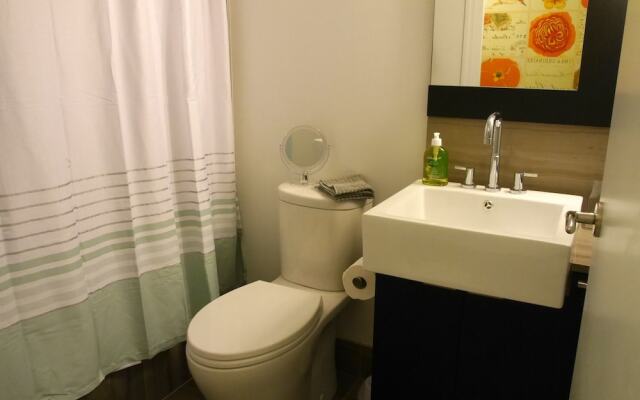 Stunning New Condo - Heart of King West