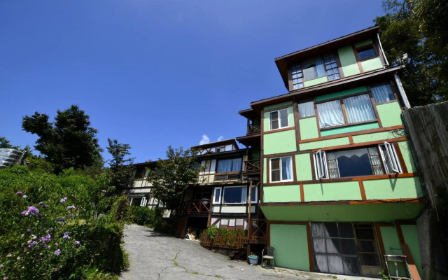 Shiyai Taoyuan B & B
