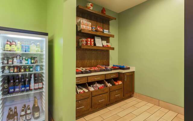 Hilton Garden Inn Bakersfield
