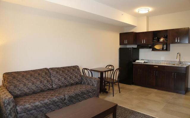 Prairie Moon Inn & Suites Macklin