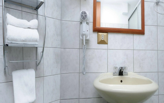 Hotel Natura Inn