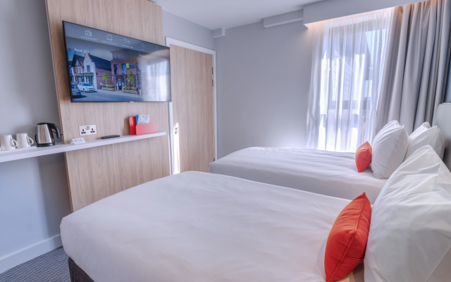 Holiday Inn Express Fleet by IHG