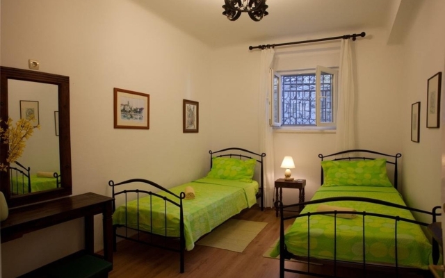 Apartment Zdrav - with big terrace: A1 Split, Riviera Split