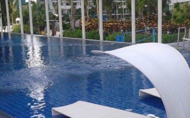 Azure 1BR Condo with Car Park by Nezpril