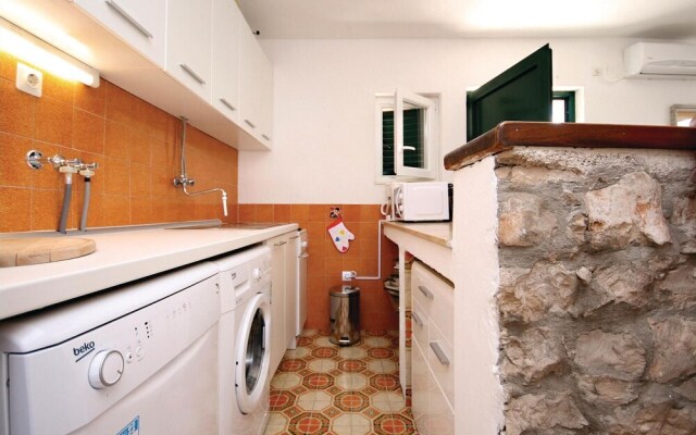 Stunning Home in Sparadici With Wifi and 2 Bedrooms