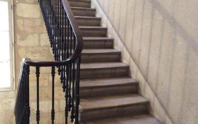 Appartement T1 Place De La Victoire