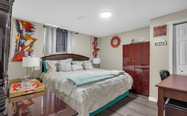 240 Spacious Modern Home w AC