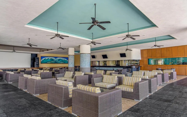 GR Solaris Lighthouse Los Cabos