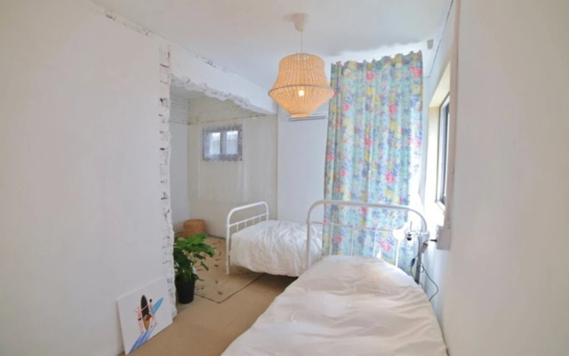 Weekenders - Hostel