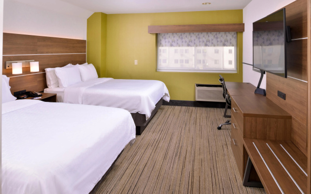 Holiday Inn Express & Suites Los Angeles Downtown West by IHG