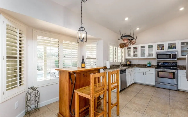 Casa Willow 4 Bedroom Home by RedAwning