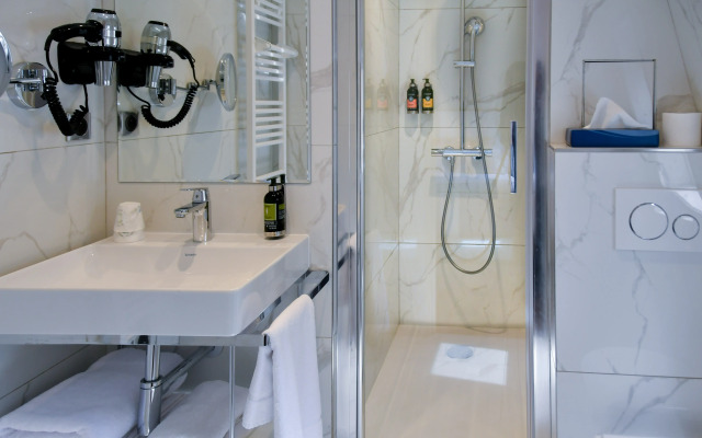 Hôtel Des Deux Avenues