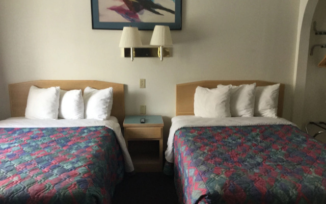 Rodeway Inn Beaumont 1-10