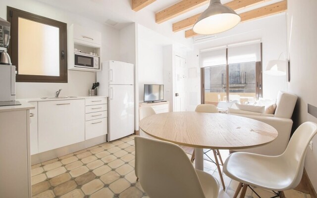 Duplex Arts Apartment A TVL 28-A