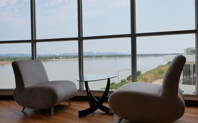 Blu Hotel Nakhon Phanom