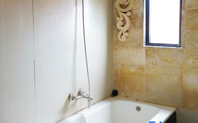6 BR Twin Villa with Private Pool West Sanur – Bathroom – Denpasar
