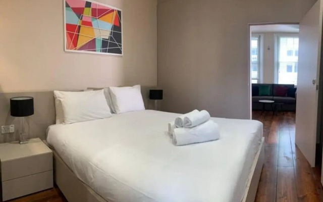 Superb One Bedroom Apartment in Soho