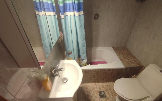 Dreamy 2 bedroom condo with free parking
