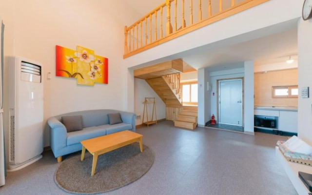 Sacheon Haewoolim Pension