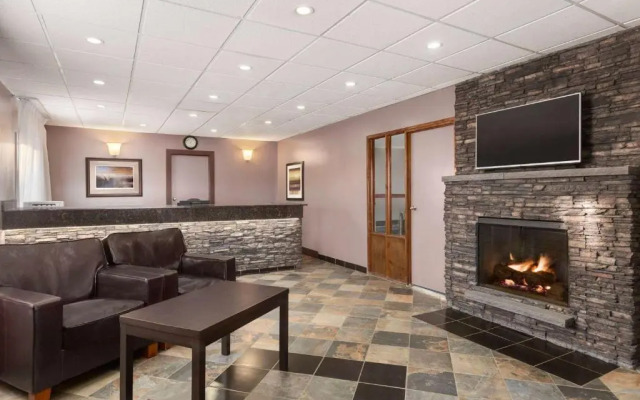 Travelodge Meadow Lake