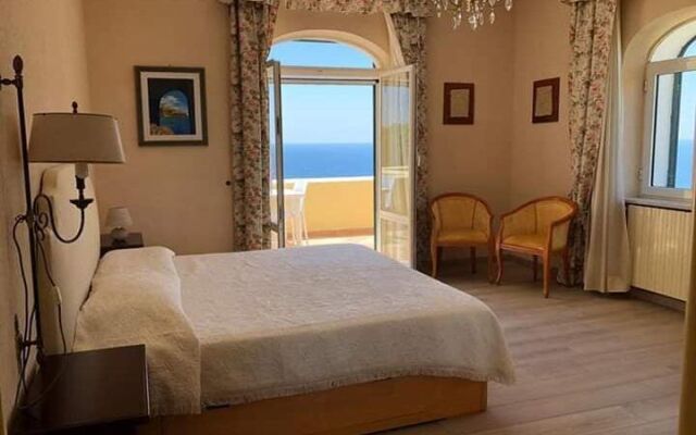 Tropical Holiday Room