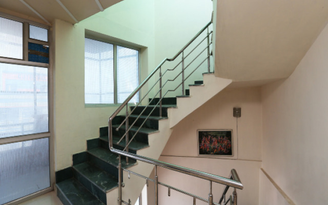 Oyo 18438 Radharani Guest House