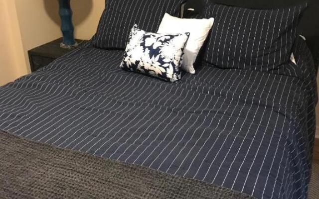 Beautiful 1 bedroom lower level apartment