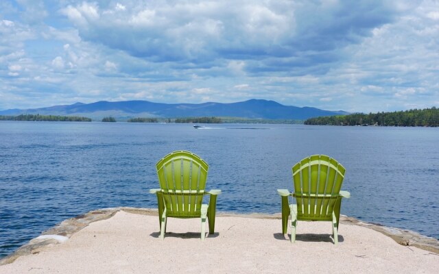 Belknap Point Inn