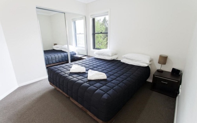 Bluegum Apartments Newcastle – Guest Rooms – Newcastle