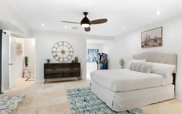 Stunning Vacation Dream Home W/backyard Paradise!