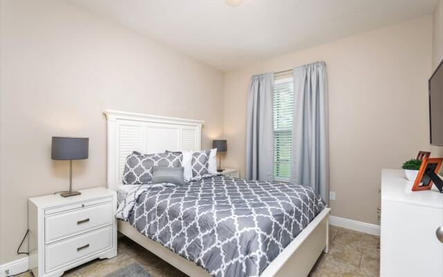 Solterra - 4167 Oaktree Drive