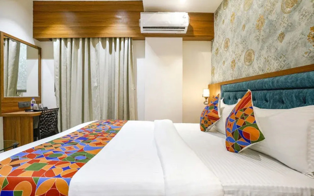 Fabhotel Status Residency