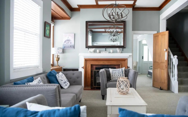 Puriri Downtown Villa - Napier Holiday Home