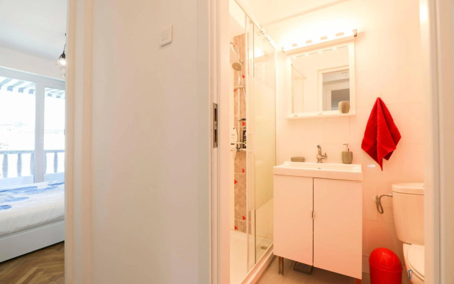 Victoria Avenue Apartment