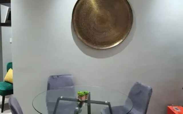Posh 3 Bed Guesthouse in Hillside With Pool - 2039