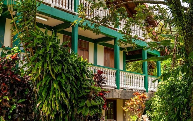 Roxy's Mountain Lodge