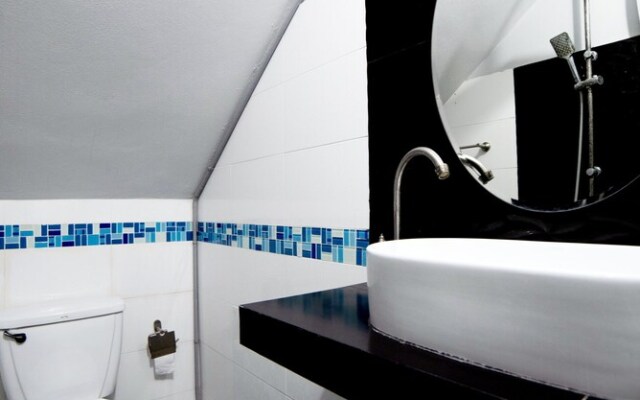 OYO 465 Krung Kao Traveller Lodge