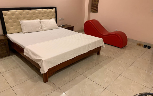 New World Hotel by OYO Rooms