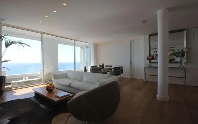Seaview Apartments On The Beach