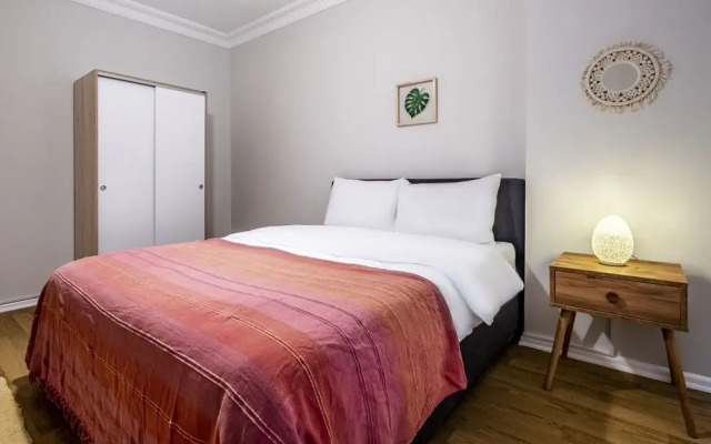 Comfy Flat Near Shopping Malls in Kagithane