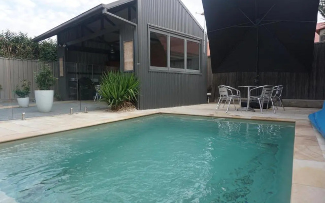 Best Western Charles Sturt Suites & Apartments