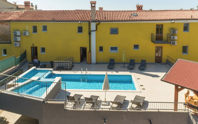 Pool House Klarina