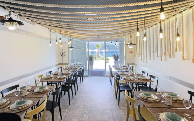 Kalamota Beach House