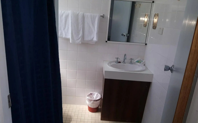 Nightcap at Queens Beach Hotel