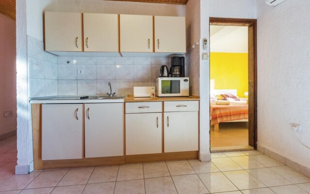 Stunning Home in Zbandaj With Wifi and 2 Bedrooms