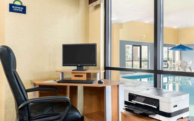 Days Inn by Wyndham Fargo/West Acres