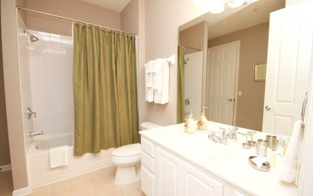 Lake View Joy 2 Bedroom Condo