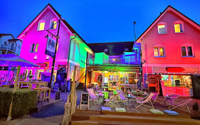 feels Beach Club Hotel
